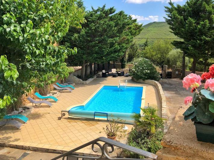 Location de vacances pour 13 personnes, avec jardin ainsi que vue et piscine, animaux acceptés à Saint-André-de-Roquelongue - 2