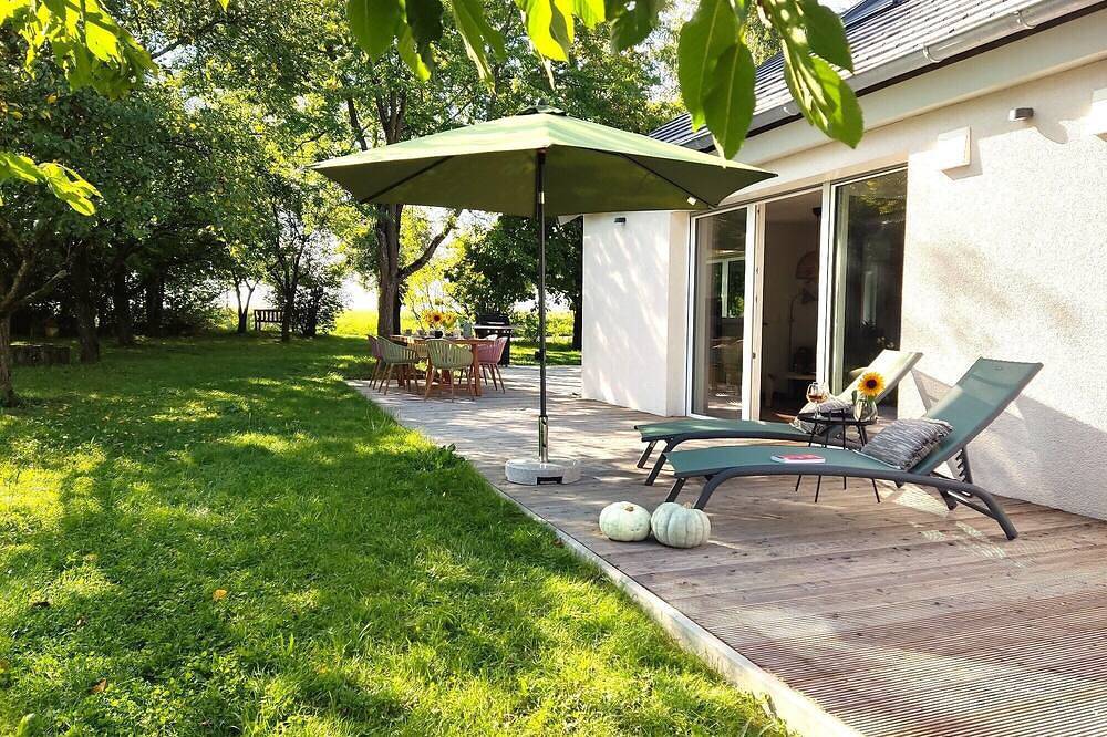 Schönes Landhaus mit Kamin und großem Garten. Urlaub mit Familie,Freunden+Hund. in Forchtenberg, Hohenlohe