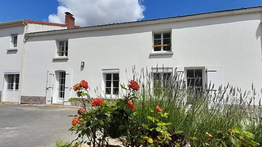 Location de vacances pour 15 personnes, avec Terrasse et Vue à Le Poiré-sur-Vie