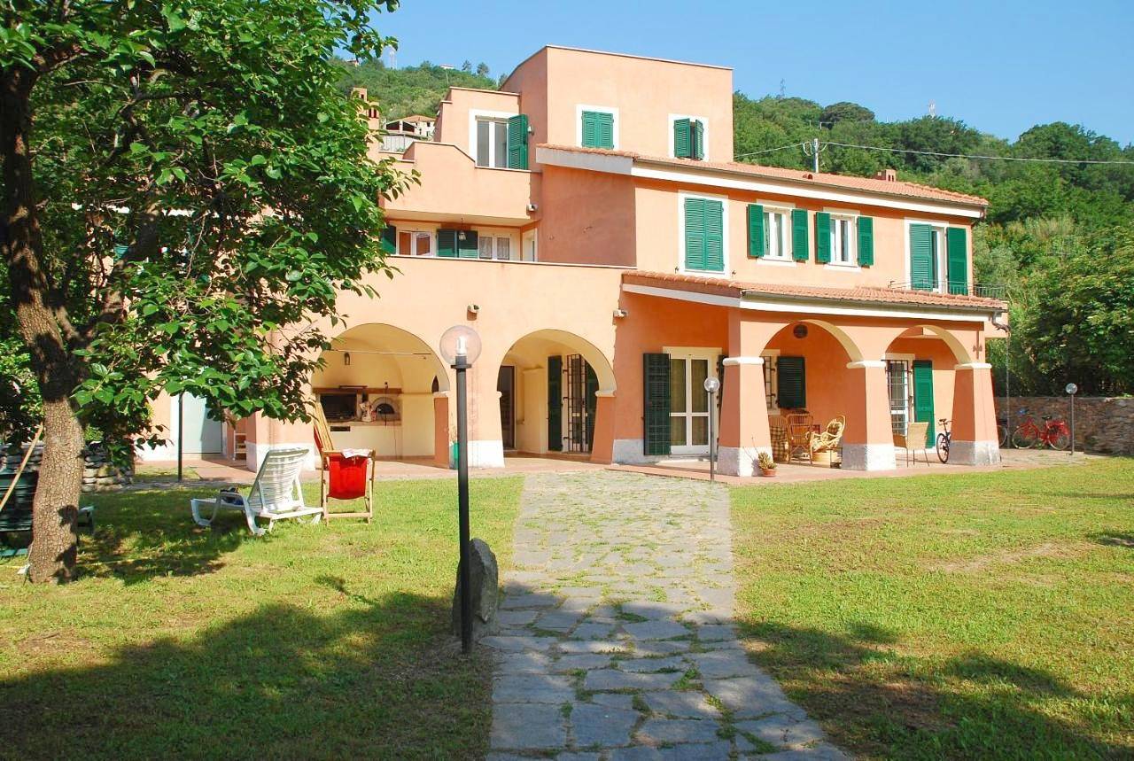 Il Pozzo e il Melograno in Finale Ligure Gemeinde, Riviera di Ponente