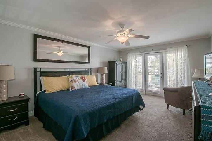 Vacation rental for 4 people, with balcony and pool in Biloxi