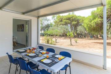 Villa for 8 Guests in Ragusa, Ragusa Province, Picture 3