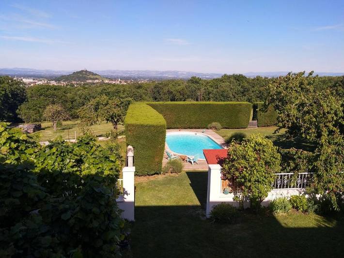 Chambre d’hôte pour 2 personnes, avec Balcon et Terrasse ainsi que Jardin et Piscine dans Saint-Georges-Haute-Ville