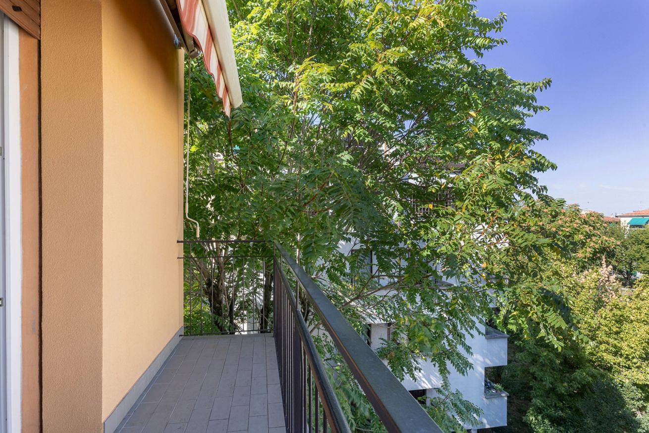 Entire apartment, Guesthost - Bright Flat Sant’Orsola & Villa Laura in Bologna, Bologna Province