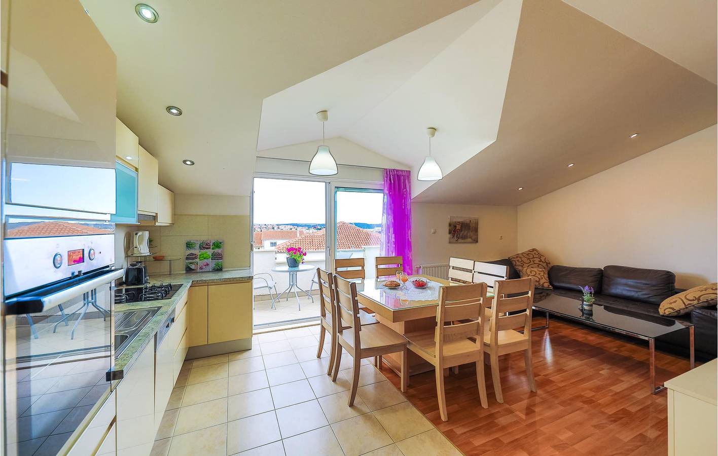 Geheel vakantieappartement, Vakantieappartement voor 6 personen met tuin in Trogir, Split-Dalmatië