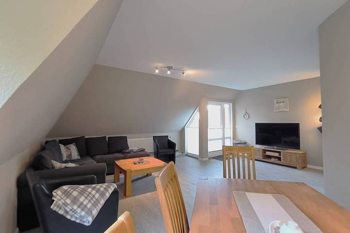 Ferienwohnung für 6 Personen, mit Balkon und Garten in Jörl