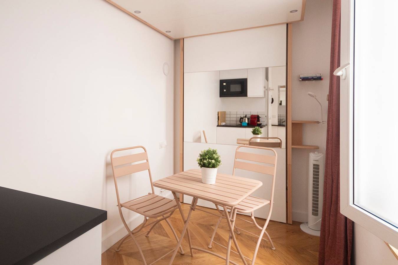 Entire studio, Super central ministudio⭐  self-checkin murphy bed in Paris, Ile de France