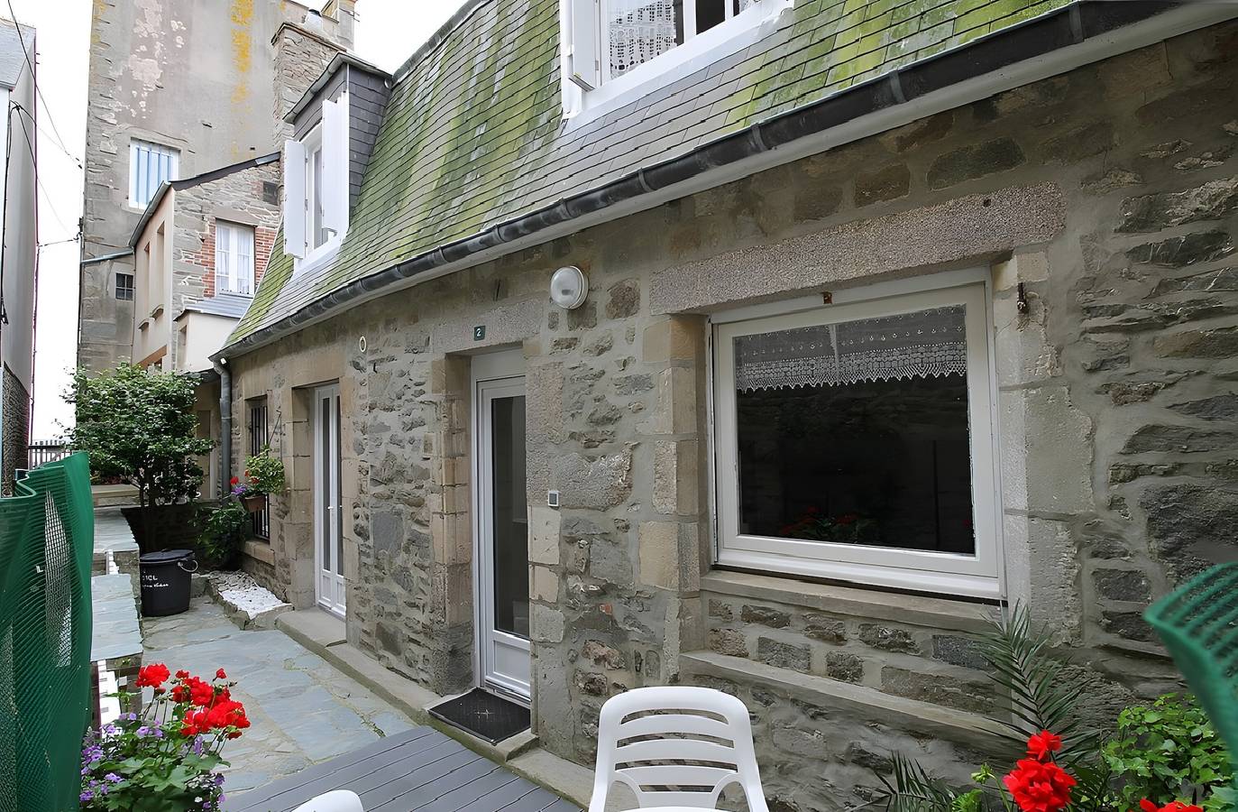 Gîte St Vaast - Fisherman's House with Private Terrace and Wi-Fi in Saint-Vaast-la-Hougue, Cherbourg region
