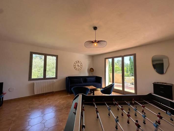 Gîte pour 6 personnes, avec jardin et vue à Simiane-Collongue - 4