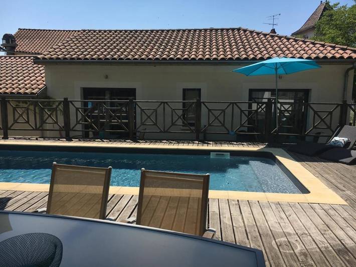 Hôtel pour 2 personnes, avec Terrasse et Piscine ainsi que Vue sur le lac et Vue à Caillac