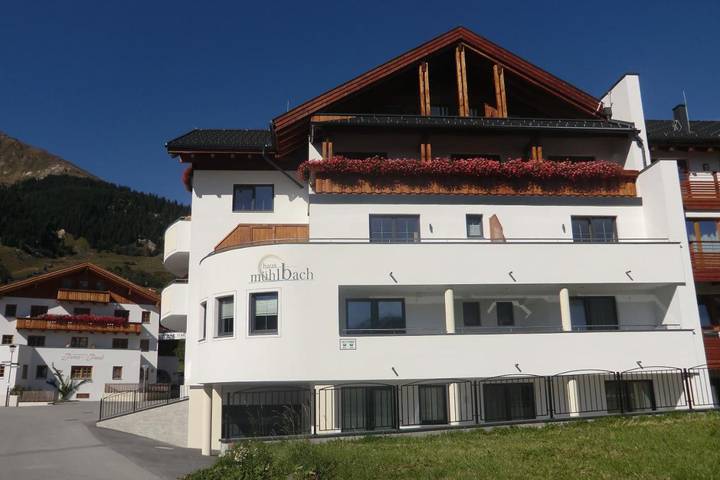 Ferienhaus für 2 Personen, mit Ausblick und Terrasse in Fiss