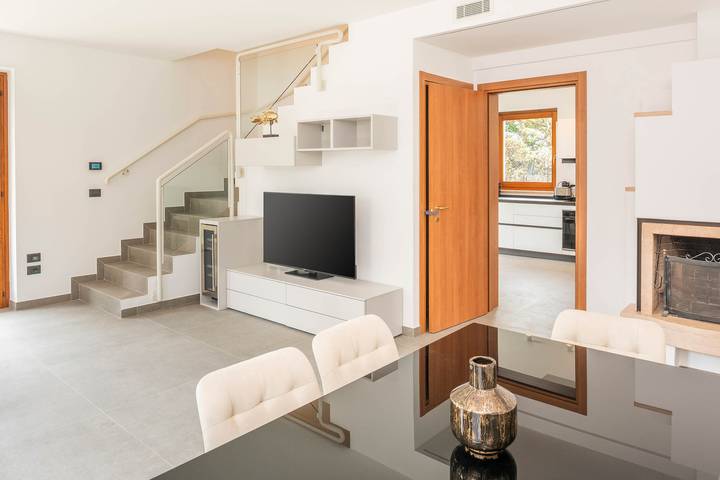 Villa für 8 Personen, mit Balkon und Whirlpool sowie Terrasse und Garten in Bardolino - 4