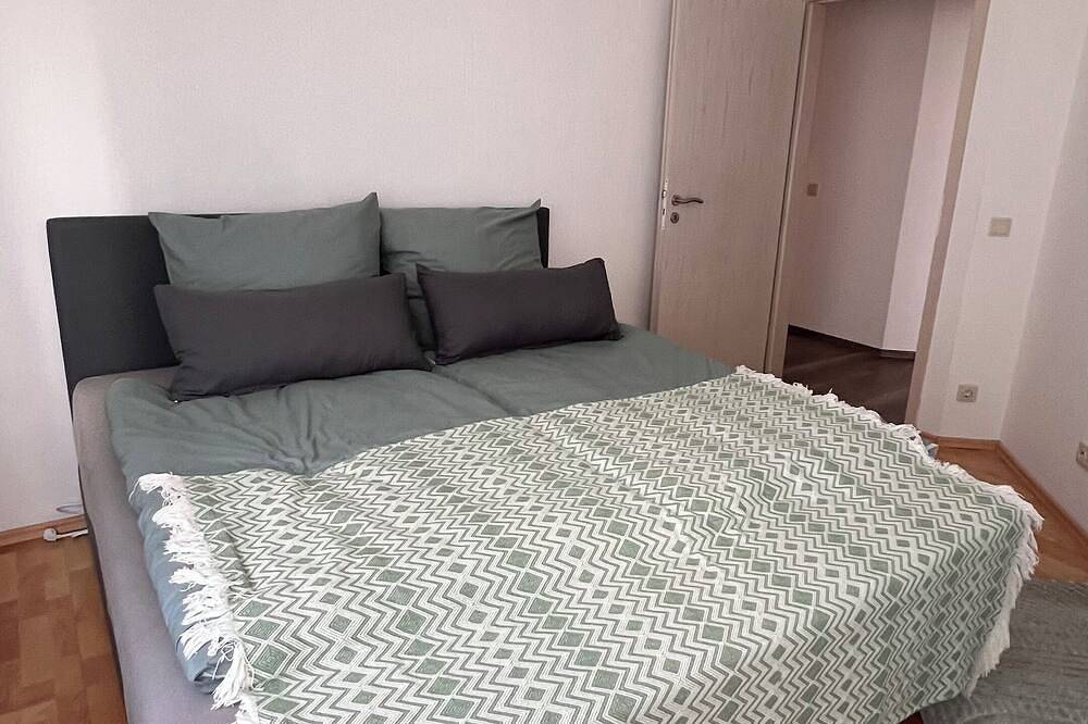 Ganze Wohnung, Fewo Lahneck - 10 min bis Koblenz. Für Aktiv-oder Erholungsurlaub am Mittelrhein in Lahnstein, Osteifel