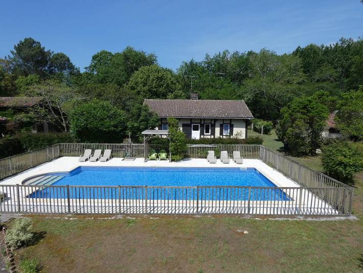 Gîte pour 6 personnes, avec vue ainsi que piscine et jardin - 1