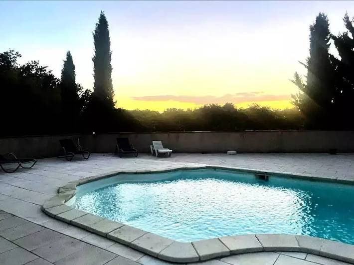 Camping pour 4 personnes, avec terrasse et piscine dans le Tarn-et-Garonne