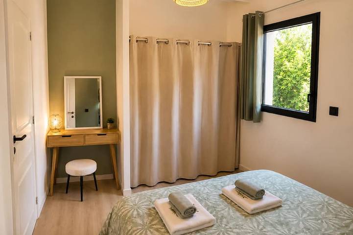 Duplex • 7 people • Small Garden & Jacuzzi • Beach 900 m away in Santa-Lucia-di-Moriani, Corte region