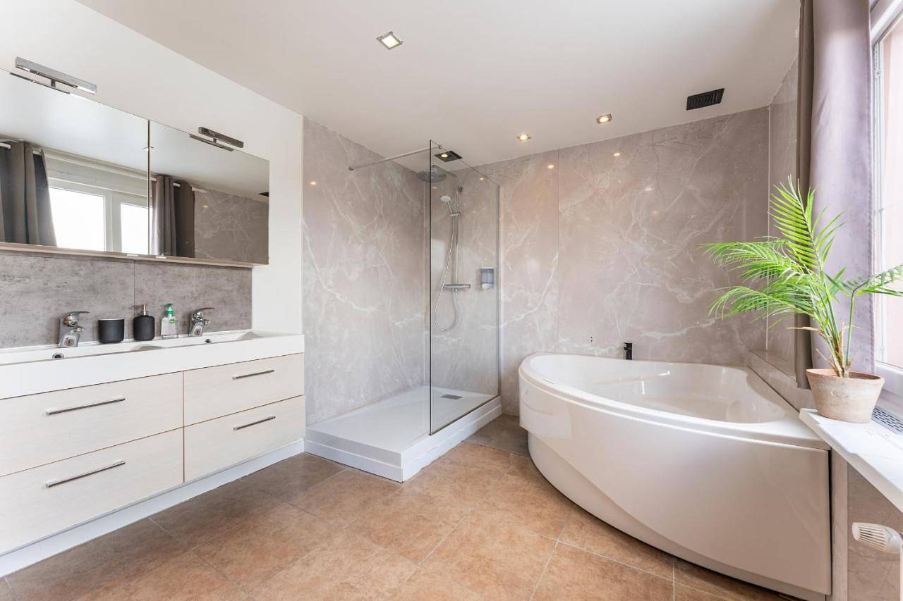 King Room with Spa Bath in Brujas, Provincia de Flandes Occidental