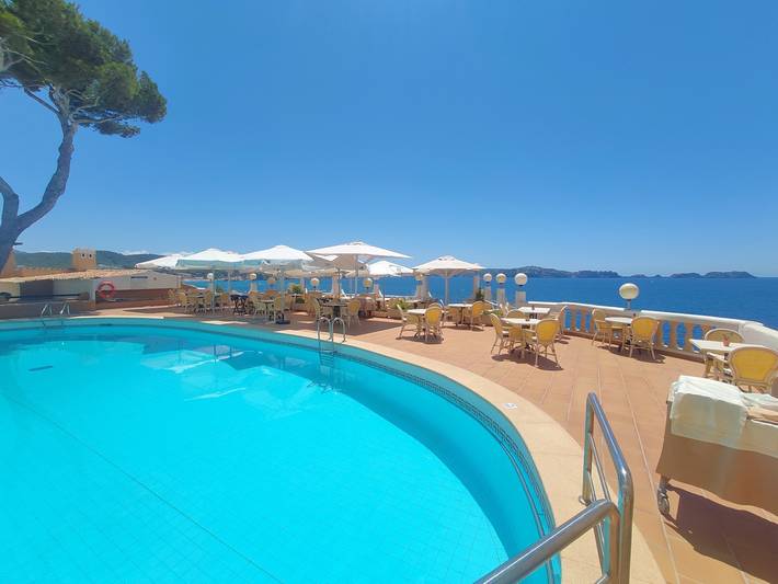 Ganze Wohnung, A3013 Meerblickwohnung in 2. Meereslinie für 2 Personen in Cala Fornells in Cala Fornells, Calvià