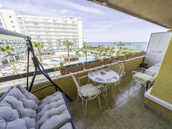 Appartamento per 4 persone, con Balcone e Piscina a Pineda de Mar