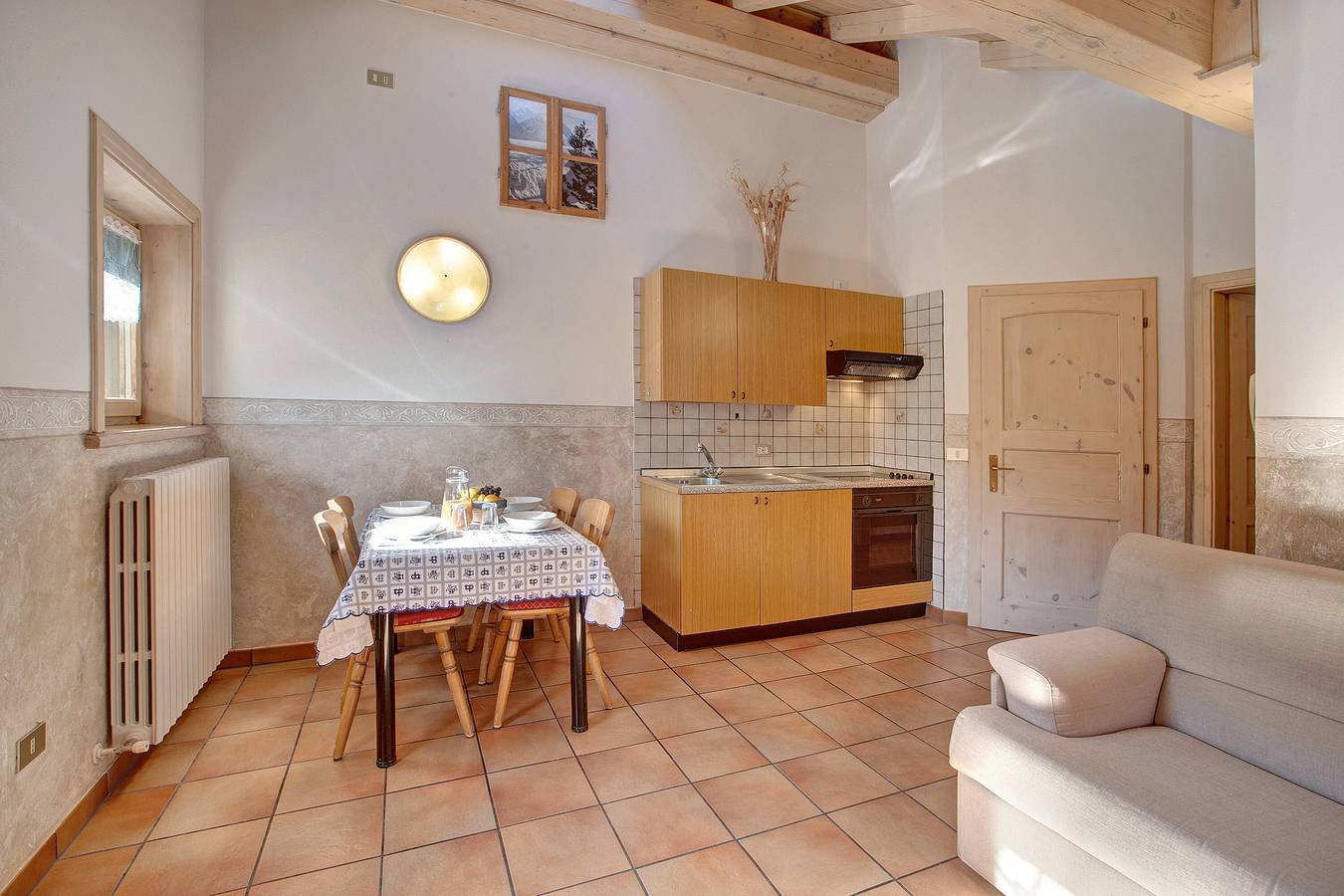 Ganze Wohnung, Ferienwohnung 'Lorenza 2 Baite Giotto' mit Bergblick, Gemeinschaftsgarten und Wlan in Livigno (Stadt), Livigno