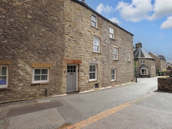 Cottage for 4 people, with garden, with pets in Kirkby Lonsdale