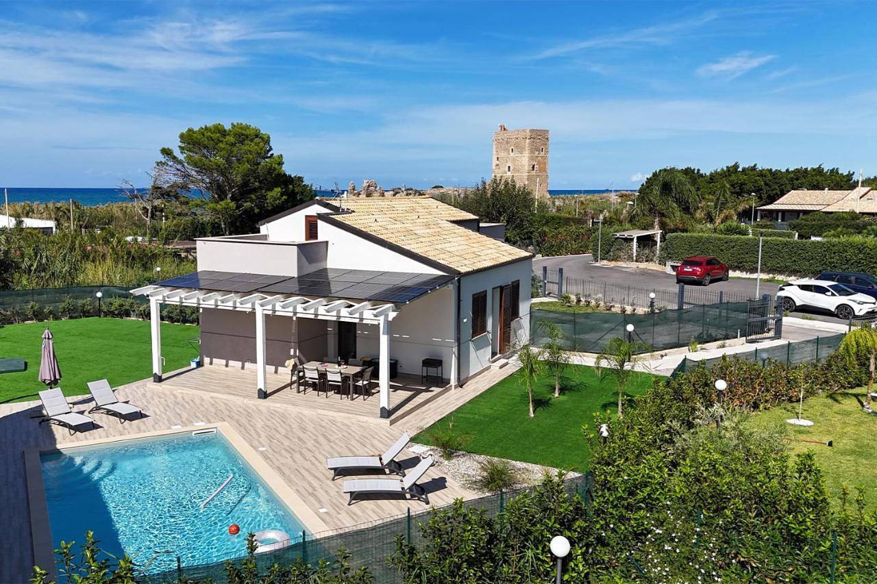 Three-Bedroom Villa in Spiaggia di Campofelice di Roccella (Campofelice di Roccella), Campofelice di Roccella
