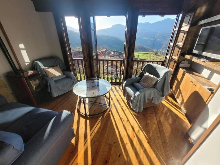 Casa rural para 5 personas, con Balcón además de Vistas al lago y Vistas en Parque Natural de Redes