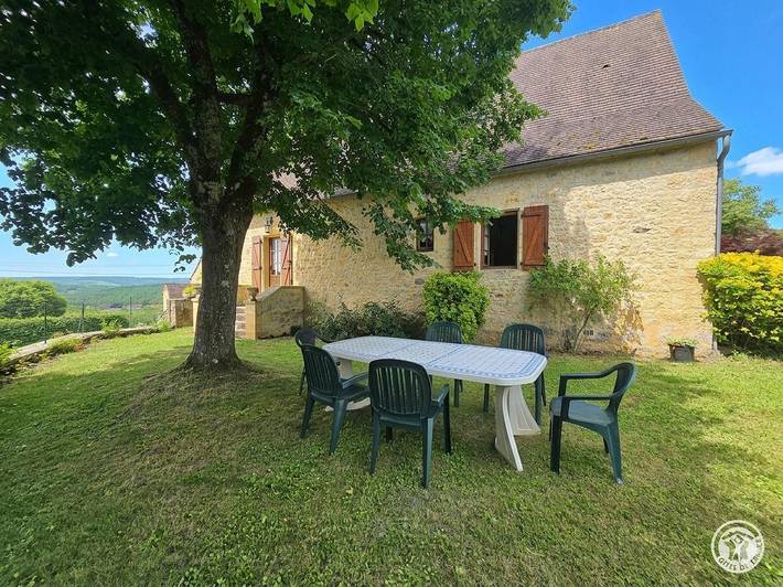 Cottage for 4 people, with pool and garden in Dordogne