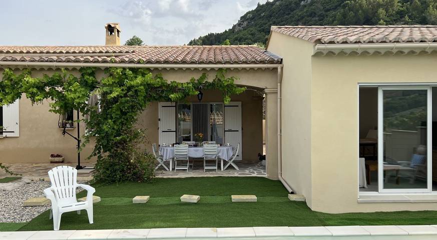 Gîte pour 6 personnes, avec piscine ainsi que jardin et terrasse dans la Drôme - 2