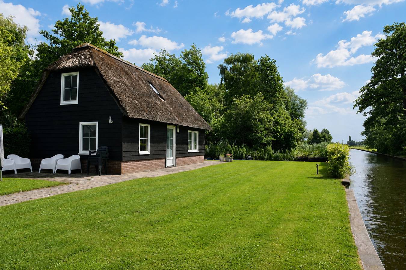 Wunderschönes Ferienhaus für 6 Personen direkt am Wasser, im Herzen von Giethoorn in Giethoorn, Nationalpark Weerribben-Wieden