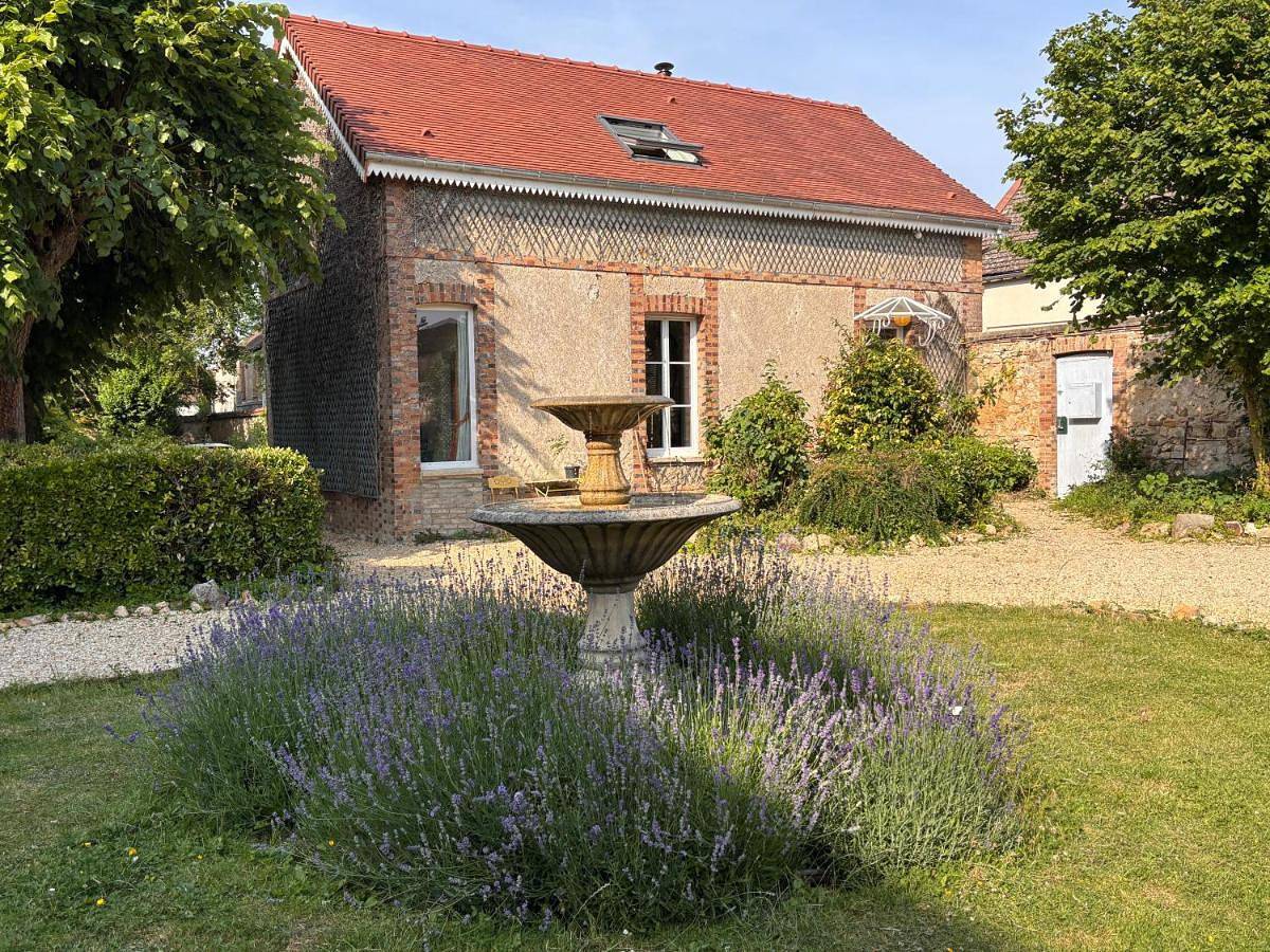 Maison des Artistes in Villeblevin, Yonne