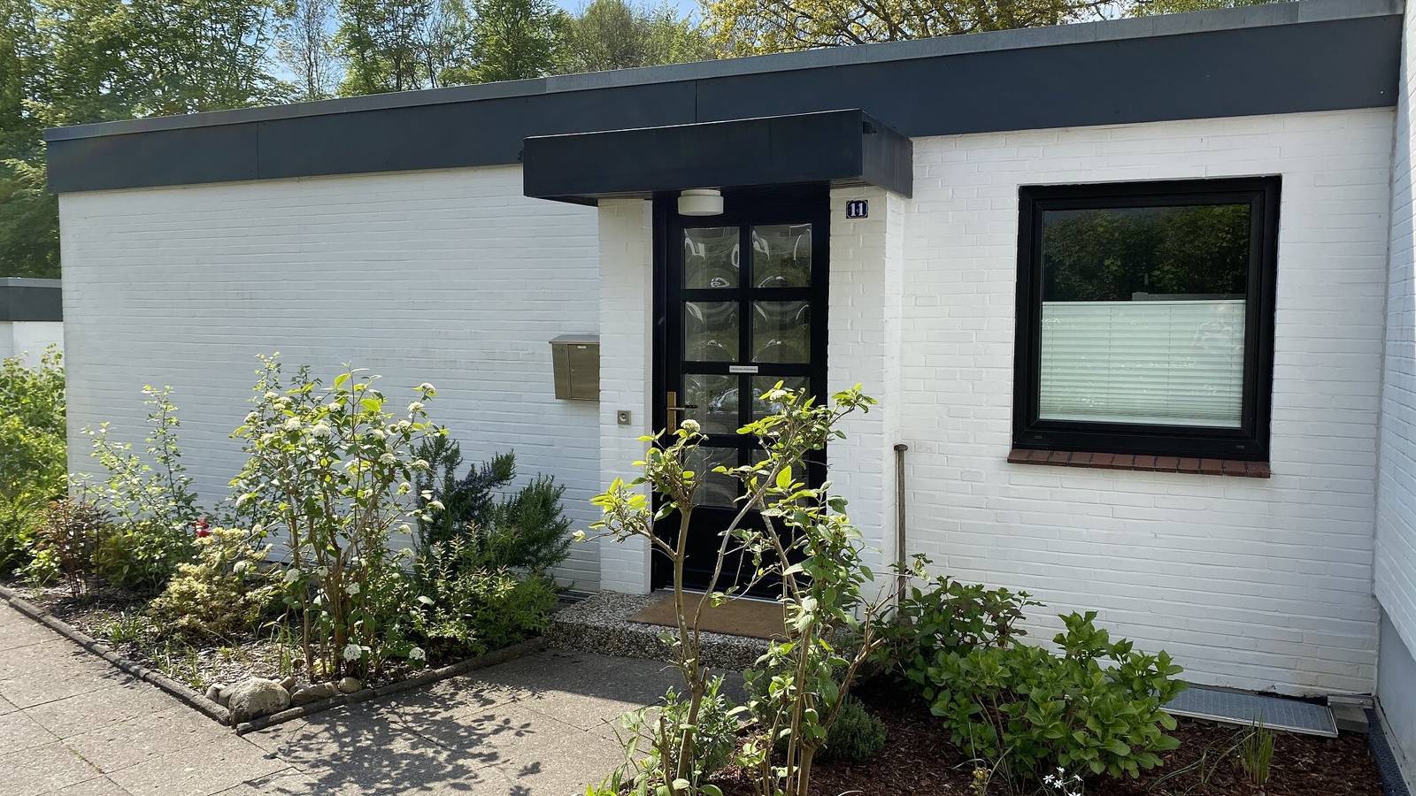 Holiday Home 'Ferienwohnung Strandgut' with Private Terrace and Wi-Fi in Glücksburg, Flensburger Förde