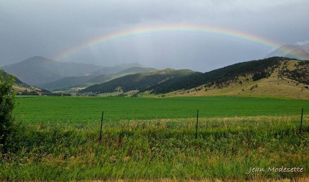 Summer & Winter Paradise, Stunning Mountain Views & Close To Yellowstone Park! in Absaroka Range