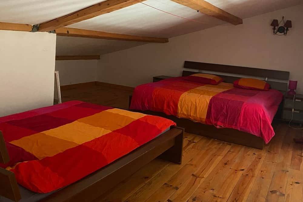 Little Paradise, quiet, secluded, Provence 30 minutes south of Lyon in Ampuis, Lyon region