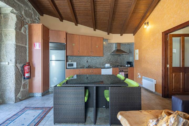 Vacation Home "Casa Bahia" with Mountain View & Wi-Fi in Bueu, Rías Baixas