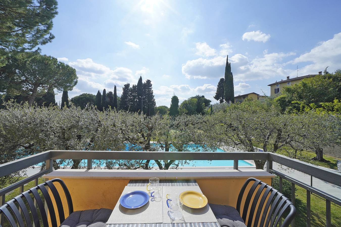 Appartamento intero, Olive Garden Garda - pool & view in Moniga del Garda, Prealpi Gardesane
