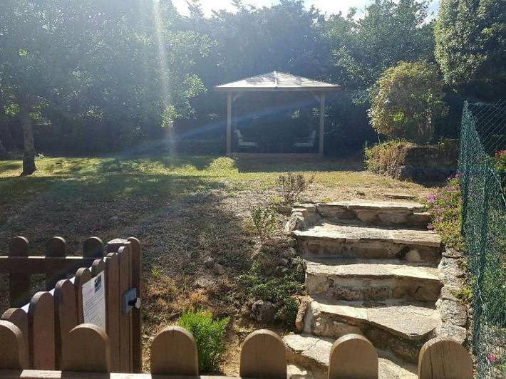 Location de vacances pour 5 personnes, avec jardin ainsi que vue et piscine à Tauriers - 4