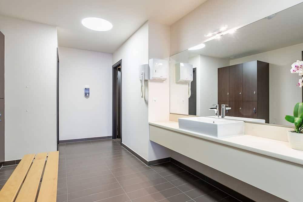 Ganze Wohnung, Schöne Wohnung für 4 Leute mit Pool, Whirlpool, Klimaanlage,  W-Lan, Tv, Balkon und Panoramablick in Montreux, Genfer See