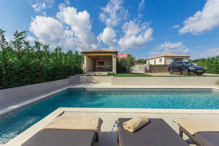 Villa avec piscine privée d’hydromassage et eau salée près de la plage in Tar (Croatia), Tar-Vabriga