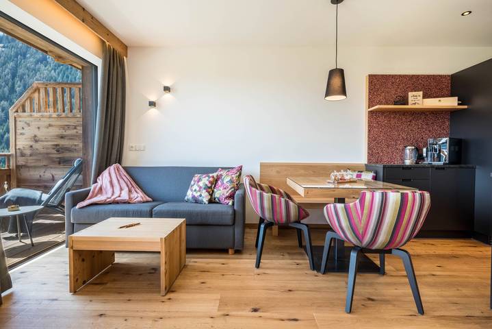 Hel lejlighed, Apartment "Mulin Loise" next to the Skiing Area with Mountain View, Sauna & Garden in Valles, Mühlbach