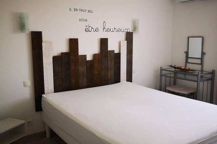 Villa Du Llevan: a cozy cottage on the edge of the bush in Sorède, Mediterranean Coast (France)