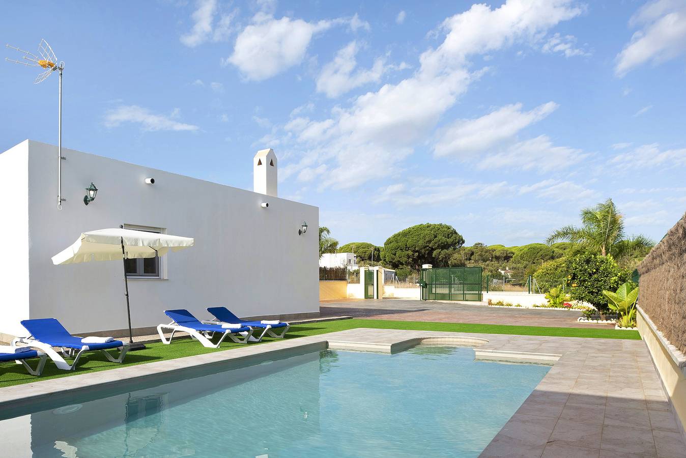 Holiday Home "Villa Montenmedio - Paula" with Mountain View & Pool in Barbate, Costa de la Luz