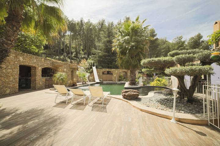 Location de vacances pour 12 personnes, avec terrasse et piscine à Aubagne - 2
