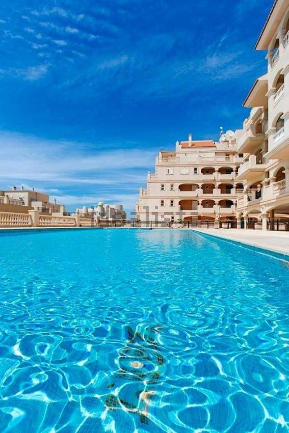 Apartamento para 4 personas, con piscina además de balcón y vistas en Almerimar