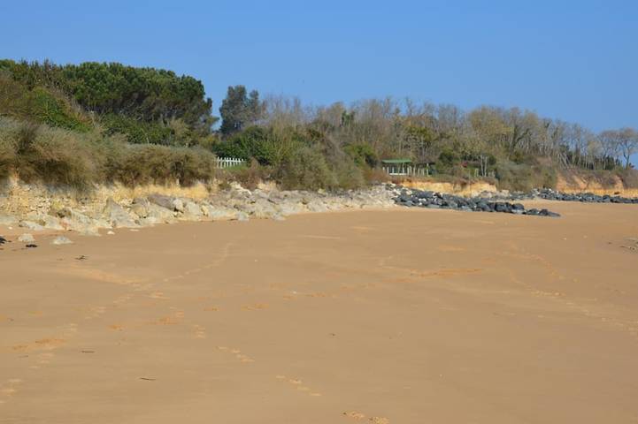 Location de vacances pour 8 personnes, avec Jardin dans Plage des Boulassiers