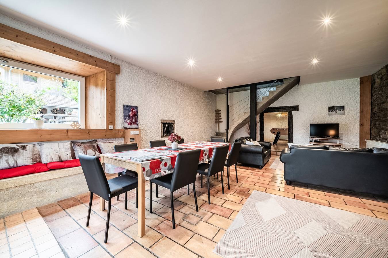 Cottage 'Leyetaz' with Lake View, Private Terrace and Wi-Fi in Châtillon-sur-Cluses, Bonneville region