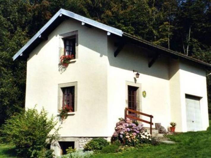 Gîte pour 4 personnes, avec Jardin à Saint-Bresson