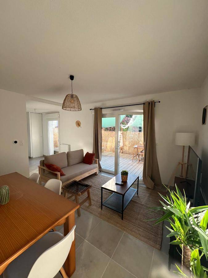 Gîte pour 6 personnes, avec jacuzzi ainsi que jardin et terrasse à Saint-Jory - 2