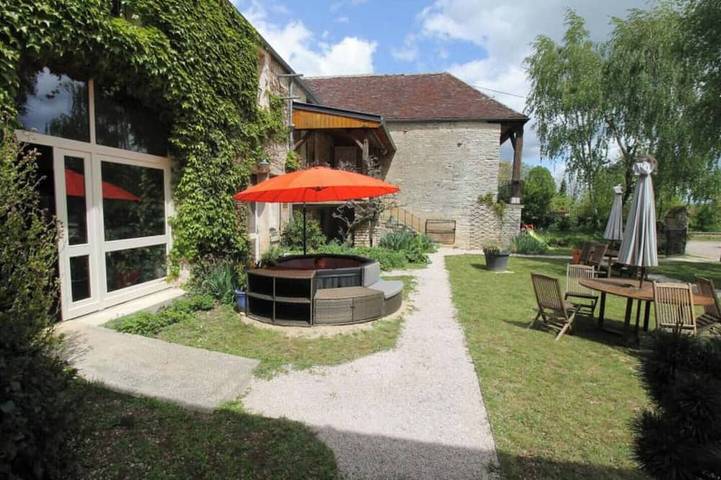 Bed and breakfast for 3 people, with garden and hot tub - 1