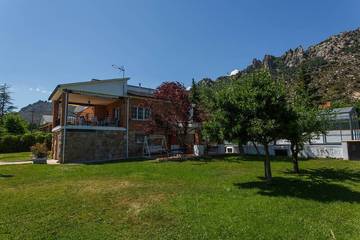 Casa Rural Con Piscina para 13 Personas en La Cabrera, Provincia de Madrid, Foto 3